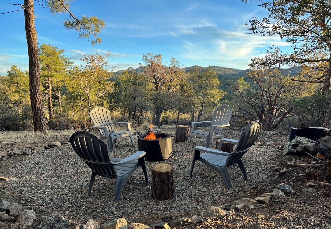 Cabin in Prescott - Ponderosa Retreat - Prescott Cabin Rentals