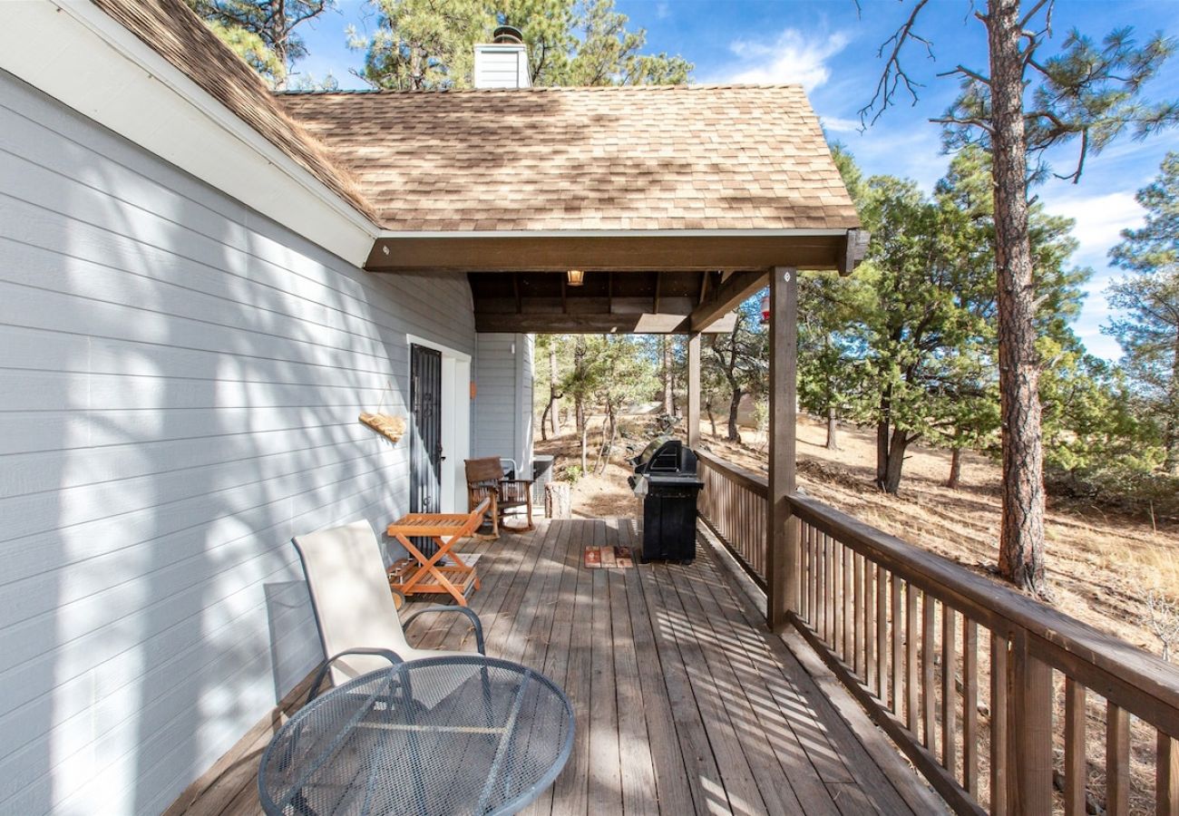 Cabin in Prescott - Ponderosa Retreat - Prescott Cabin Rentals