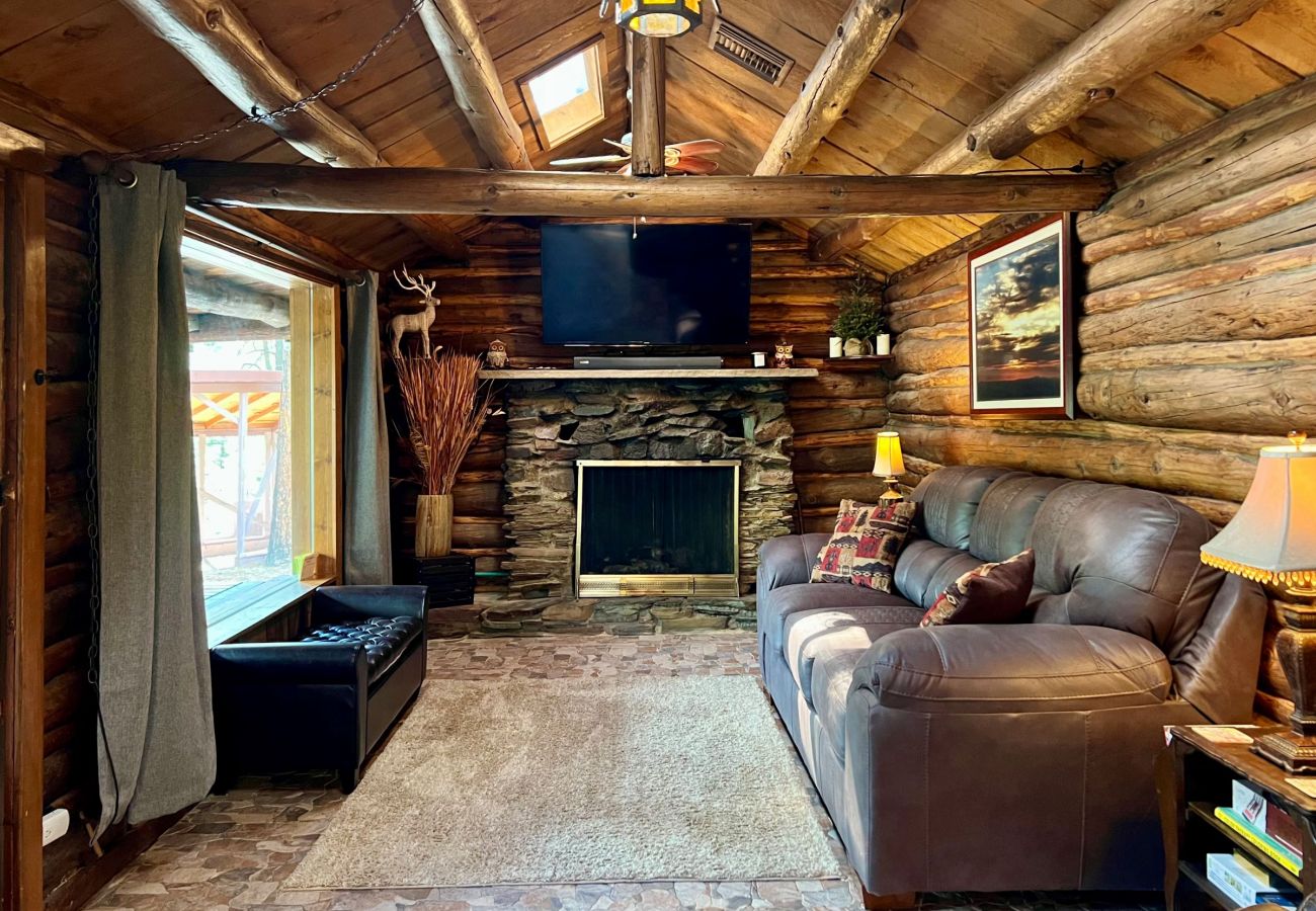 Cabin in Prescott - Prospector's Hideaway - Prescott Cabin Rentals