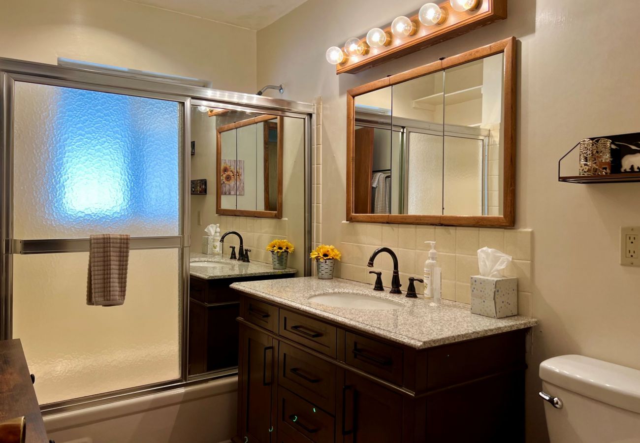 Cabin in Prescott - Prospector's Hideaway - Prescott Cabin Rentals