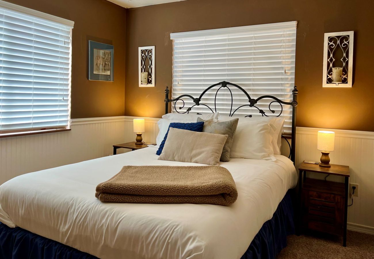 Cabin in Prescott - Prospector's Hideaway - Prescott Cabin Rentals