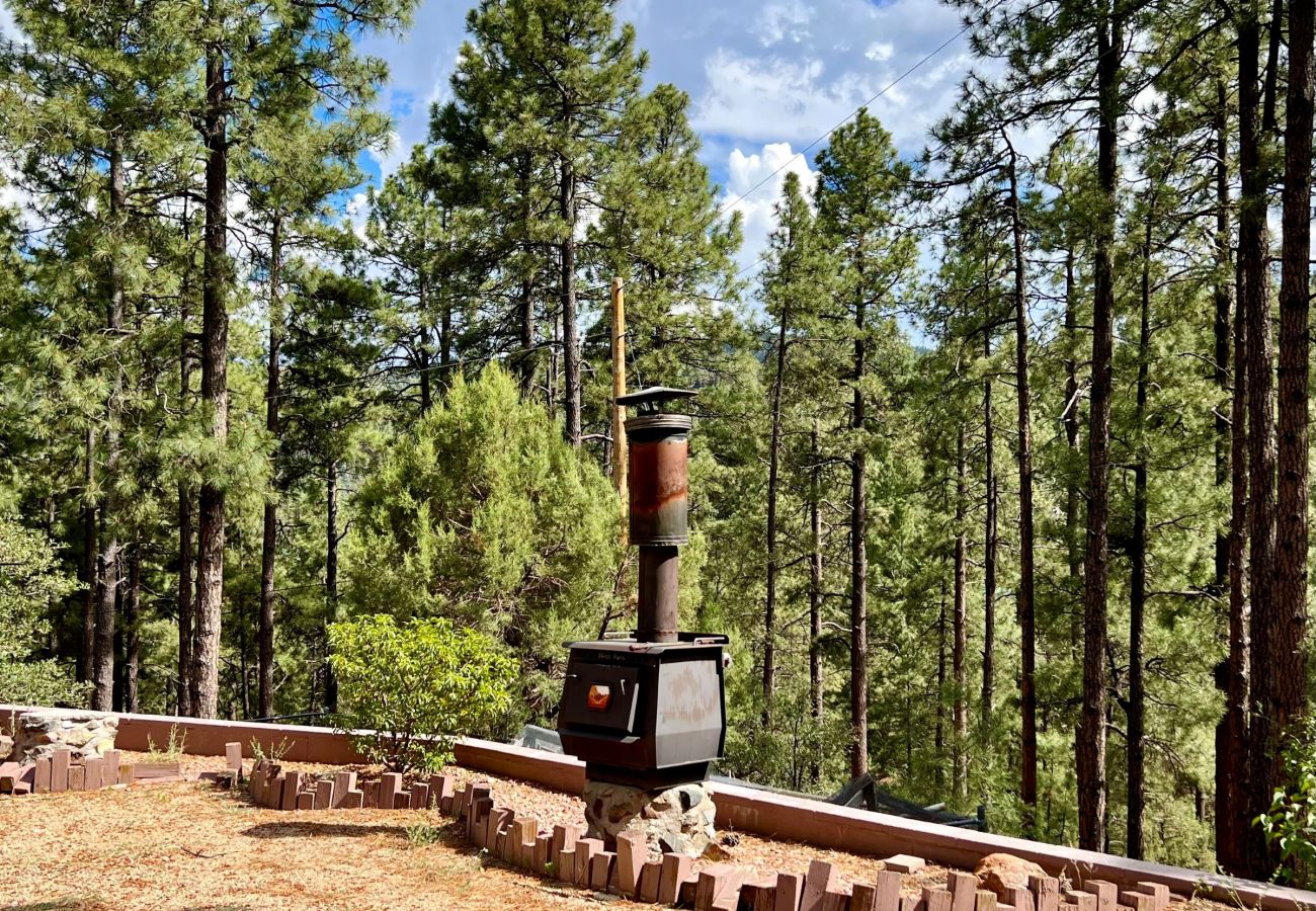 Cabin in Prescott - Prospector's Hideaway - Prescott Cabin Rentals