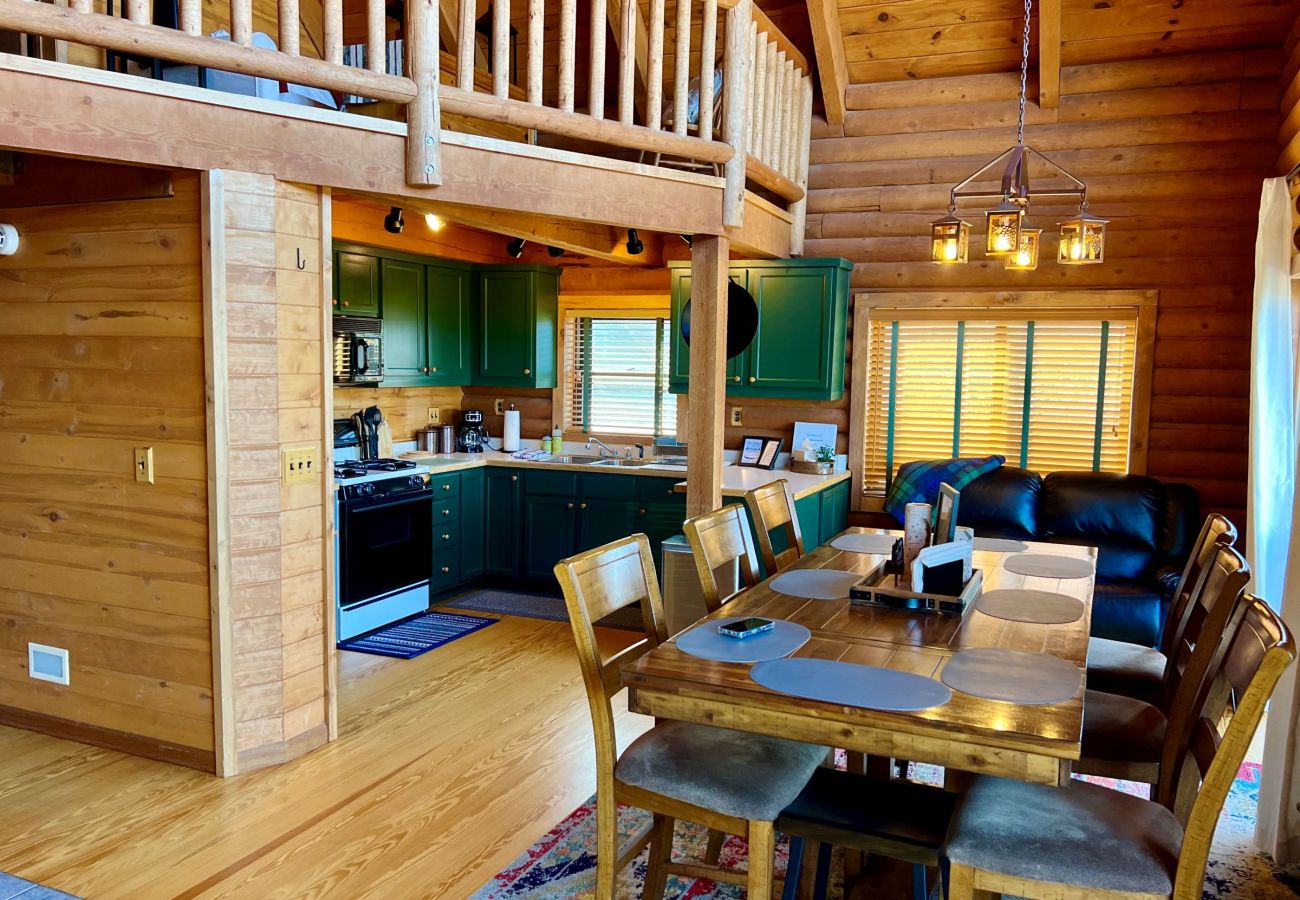 Cabin in Prescott - Mountainview Lodge - Prescott Cabin Rentals