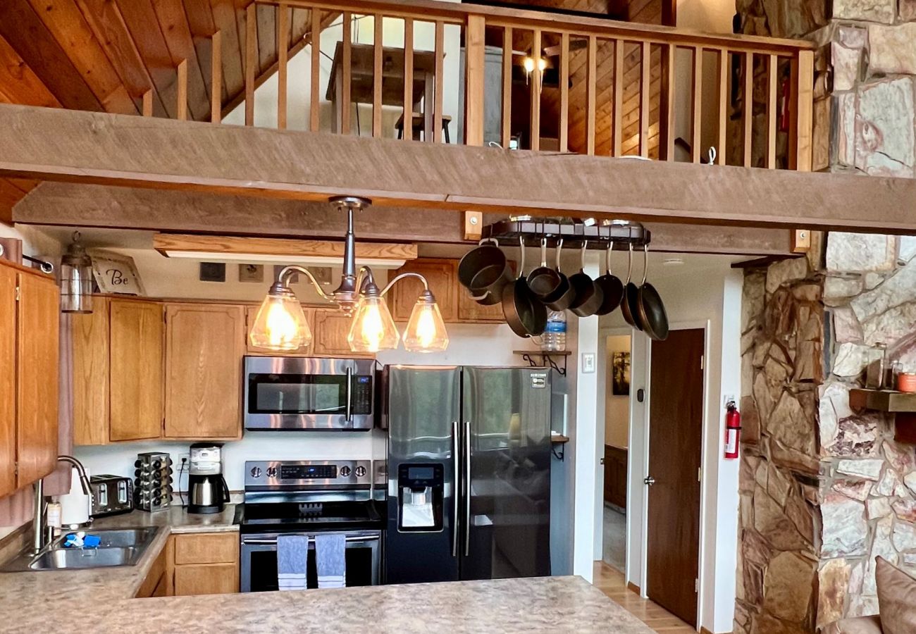 Cabin in Prescott - Pine Vista A-Frame - Prescott Cabin Rentals