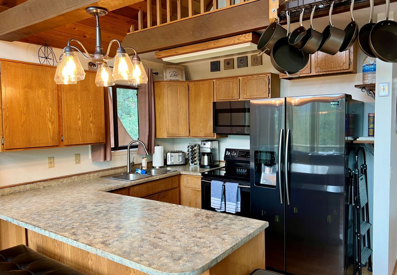 Cabin in Prescott - Pine Vista A-Frame - Prescott Cabin Rentals