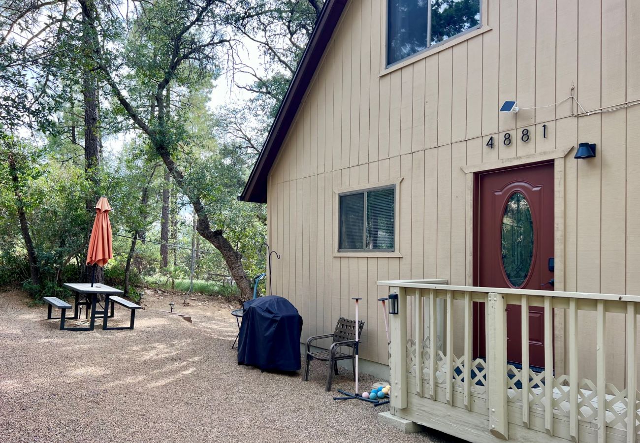 Cabin in Prescott - Pine Vista A-Frame - Prescott Cabin Rentals
