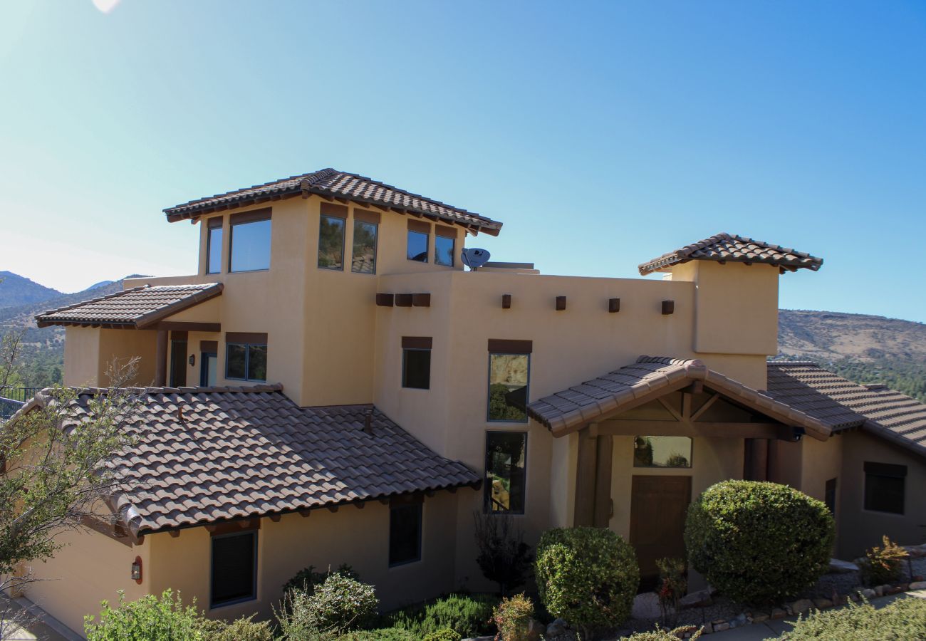 Chalet in Prescott - Summit Chateau Prescott Cabin Rentals