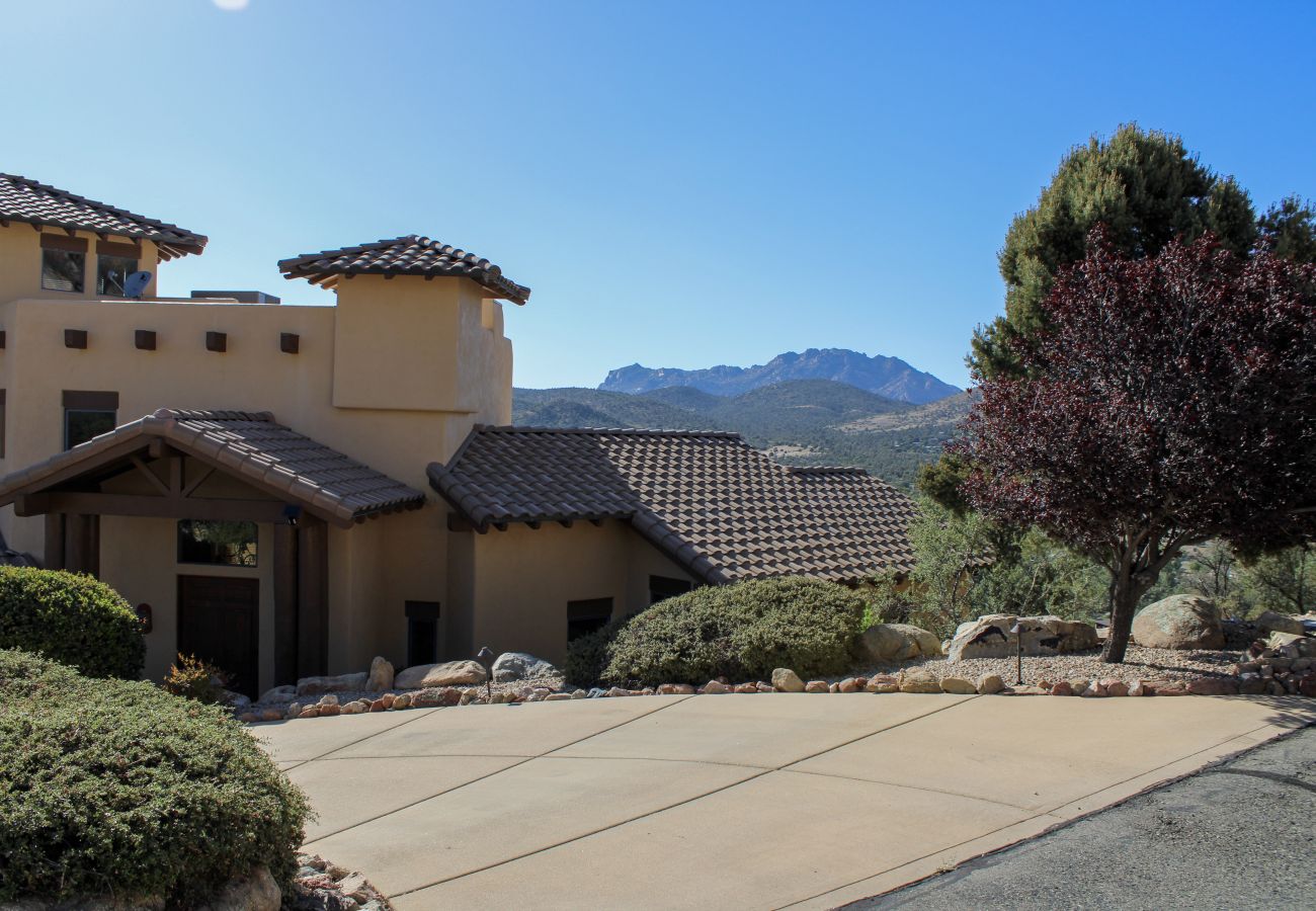 Chalet in Prescott - Summit Chateau Prescott Cabin Rentals