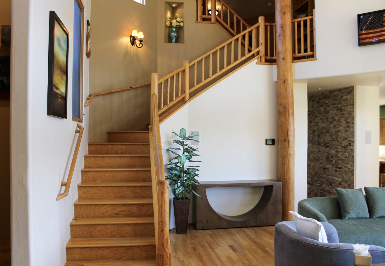 Chalet in Prescott - Summit Chateau Prescott Cabin Rentals