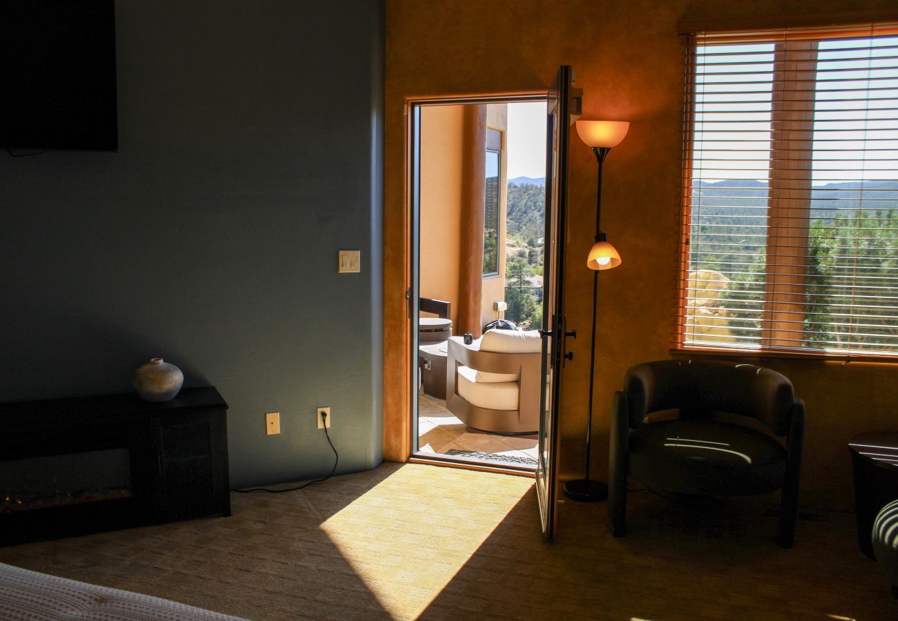 Chalet in Prescott - Summit Chateau Prescott Cabin Rentals