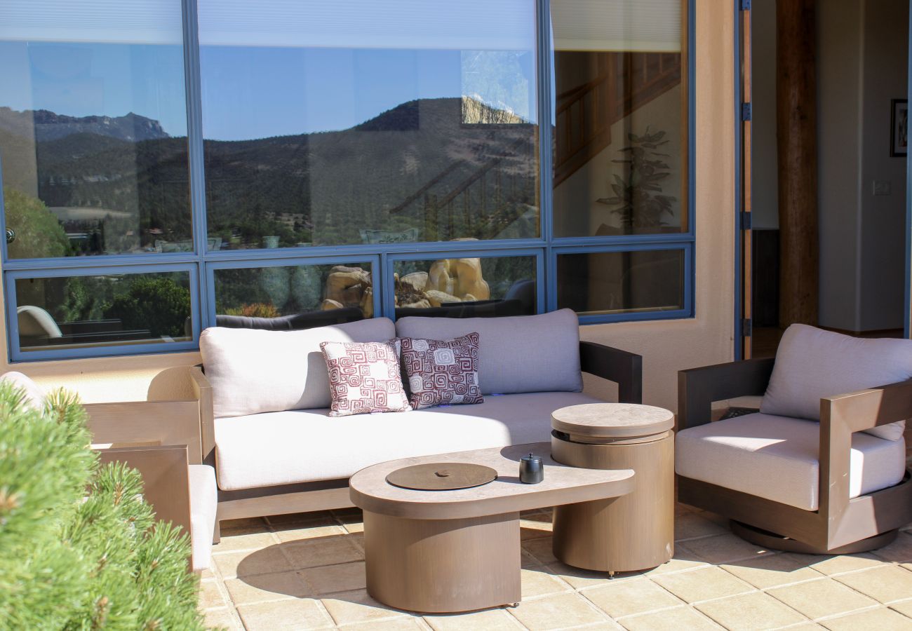 Chalet in Prescott - Summit Chateau Prescott Cabin Rentals