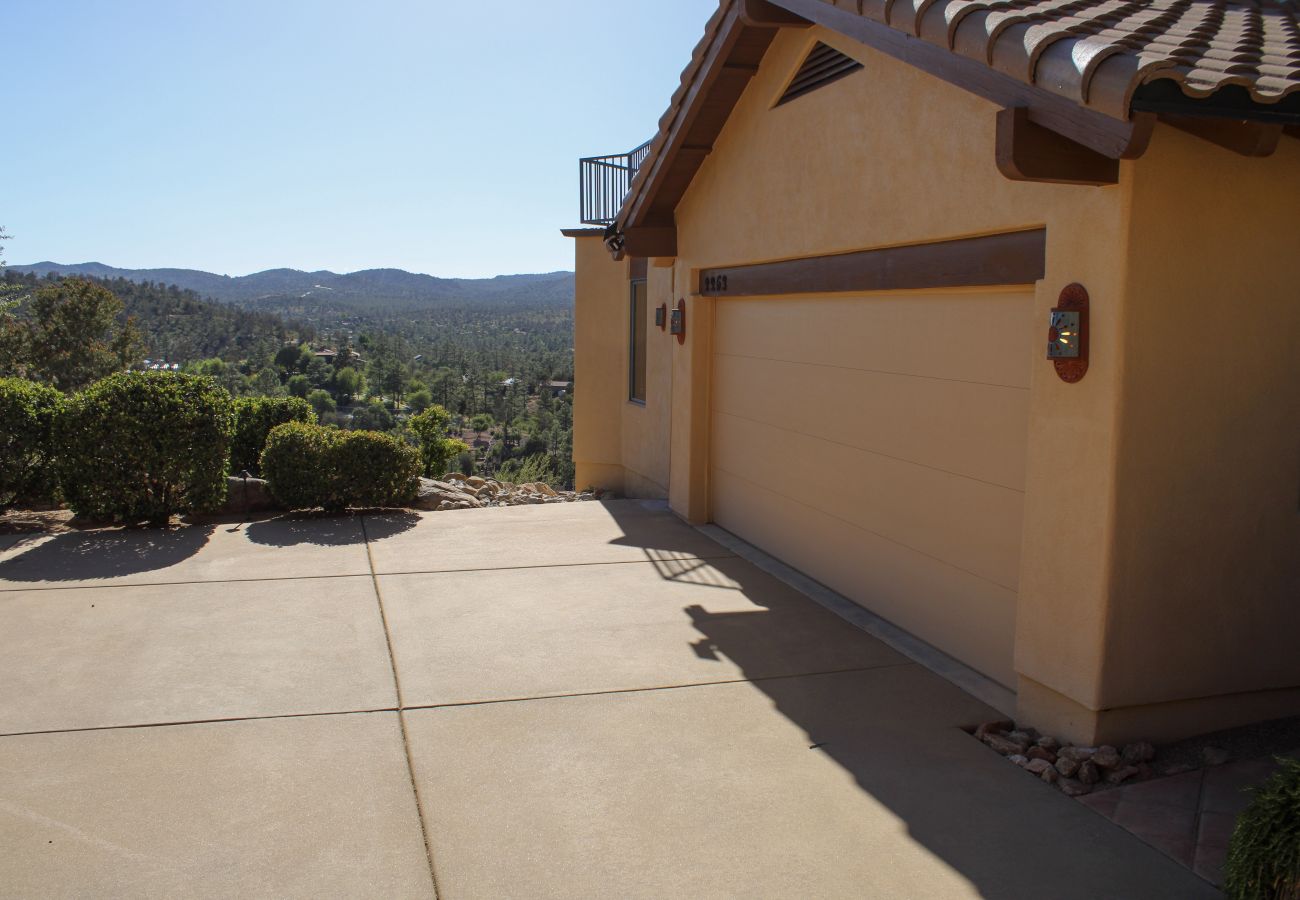 Chalet in Prescott - Summit Chateau Prescott Cabin Rentals