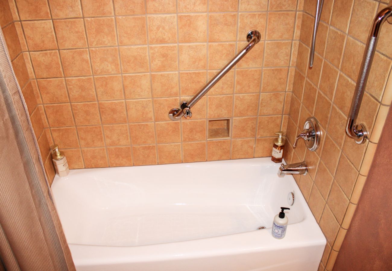 Chalet in Prescott - Summit Chateau Prescott Cabin Rentals
