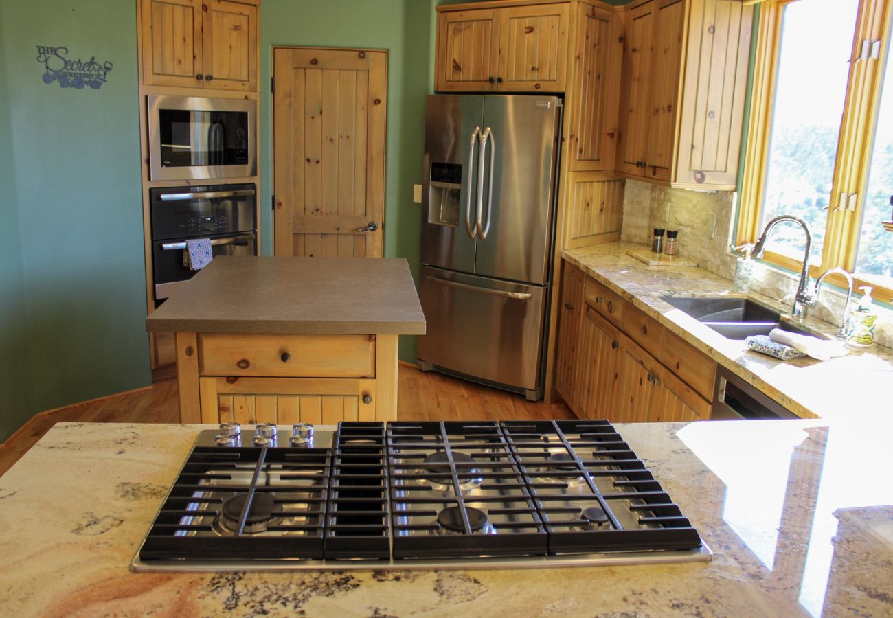 Chalet in Prescott - Summit Chateau Prescott Cabin Rentals
