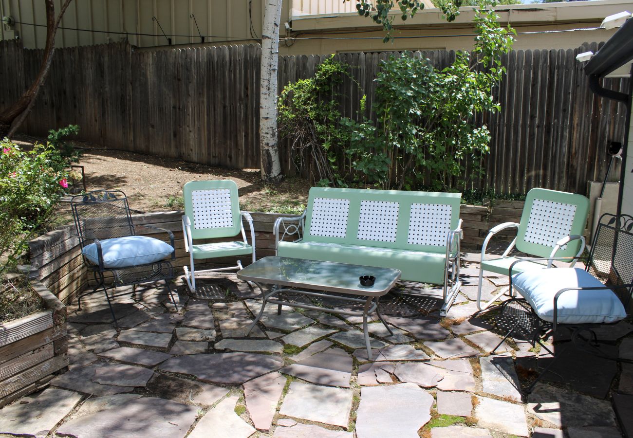 Cottage in Prescott - The Carrter House - Prescott Cabin Rentals