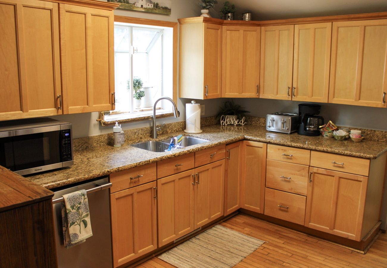 Cottage in Prescott - The Carrter House - Prescott Cabin Rentals