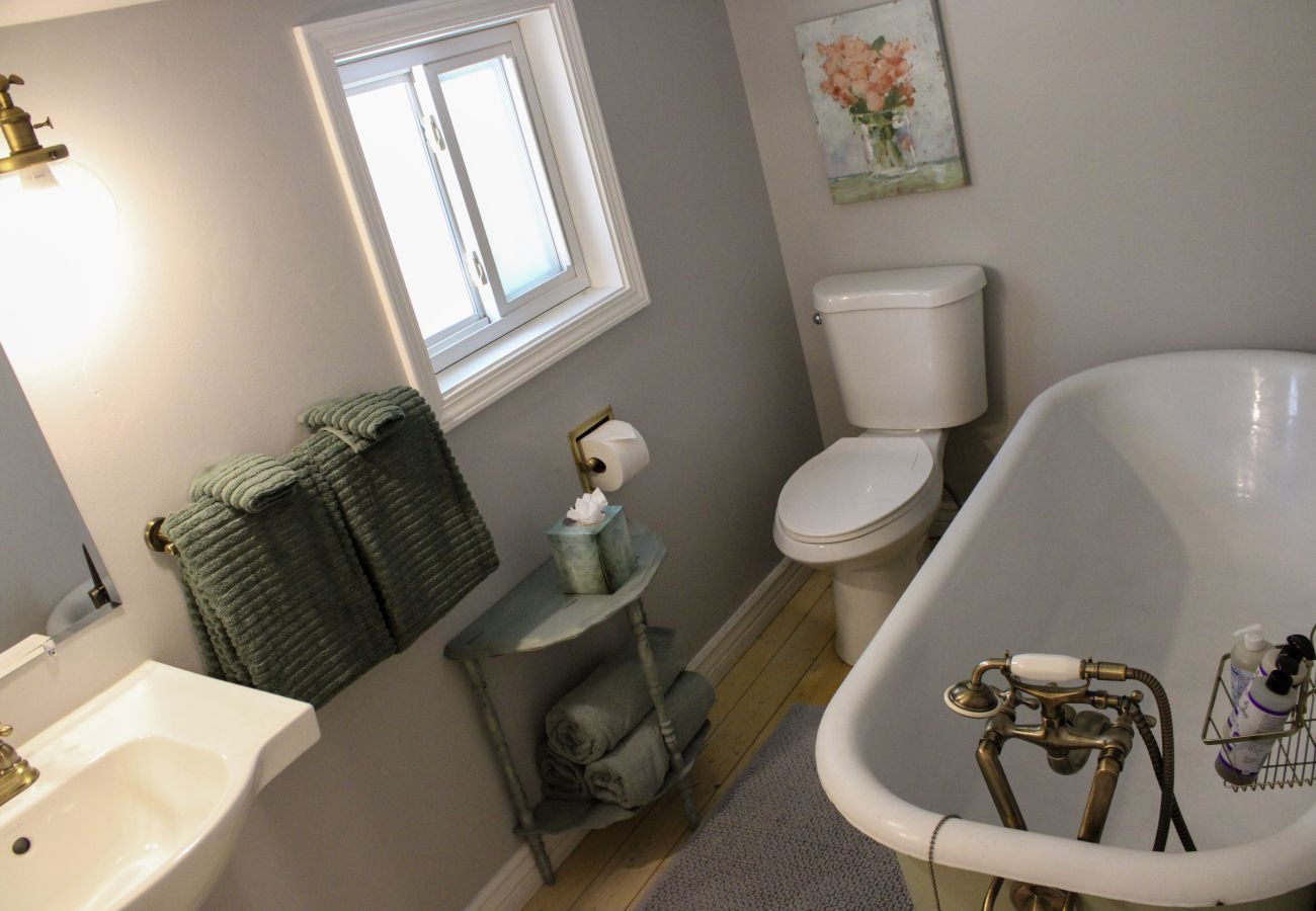 Cottage in Prescott - The Carrter House - Prescott Cabin Rentals