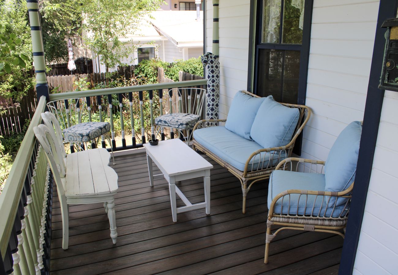 Cottage in Prescott - The Carrter House - Prescott Cabin Rentals