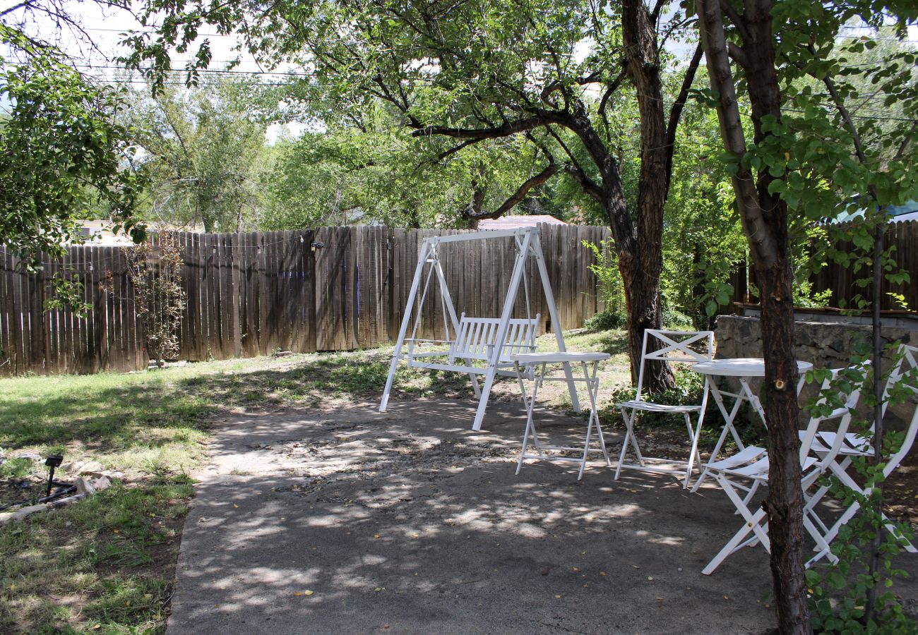 Cottage in Prescott - The Carrter House - Prescott Cabin Rentals