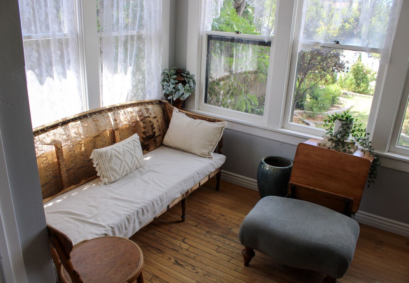 Cottage in Prescott - The Carrter House - Prescott Cabin Rentals