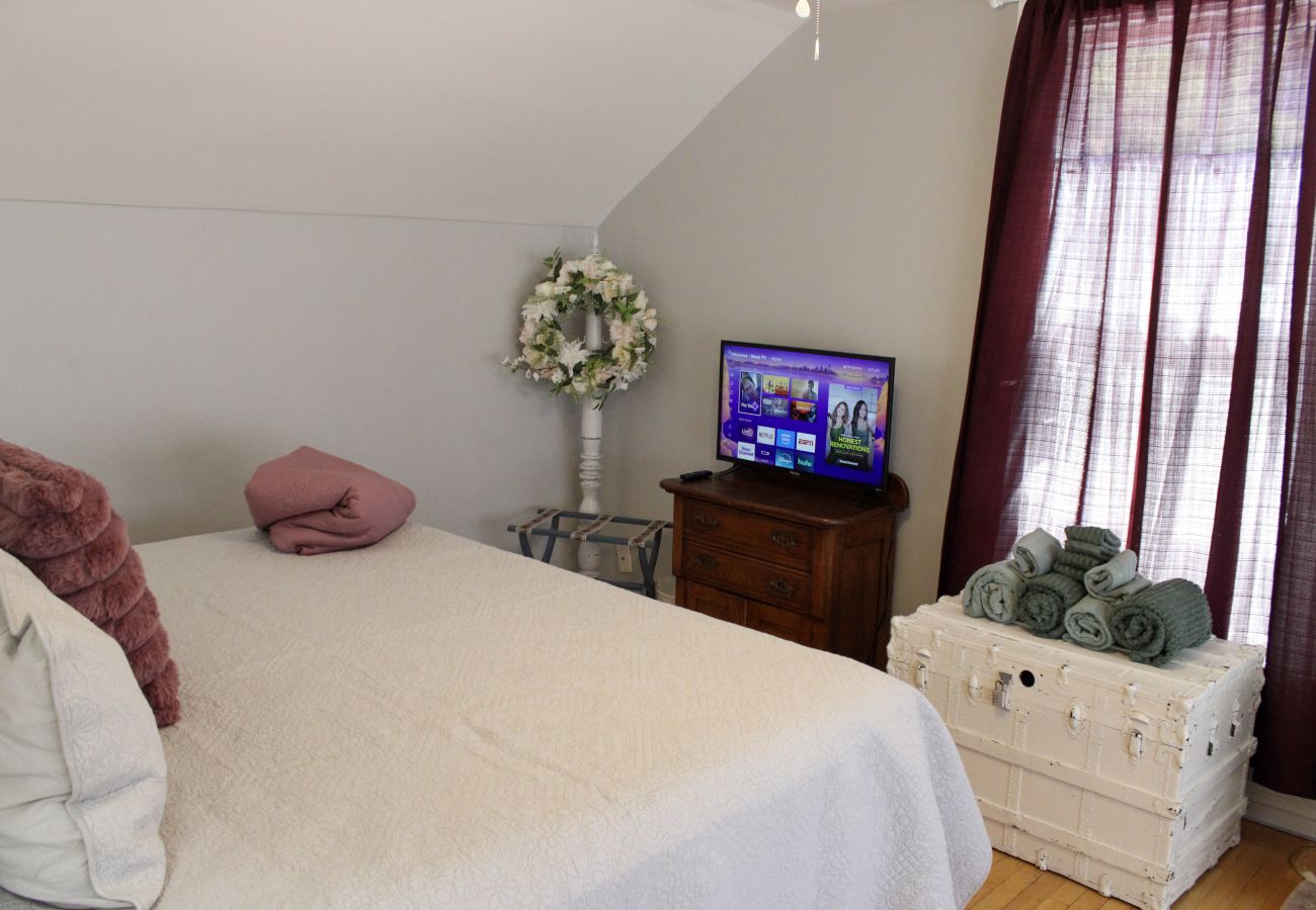 Cottage in Prescott - The Carrter House - Prescott Cabin Rentals